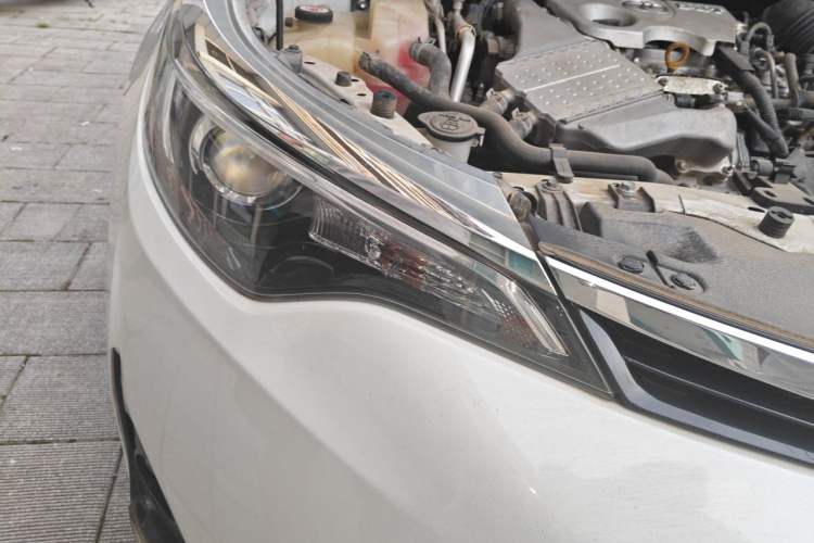 Used Toyota Levin 2017 Revised 185T CVT Elite Edition China V Standard Right Front Headlight