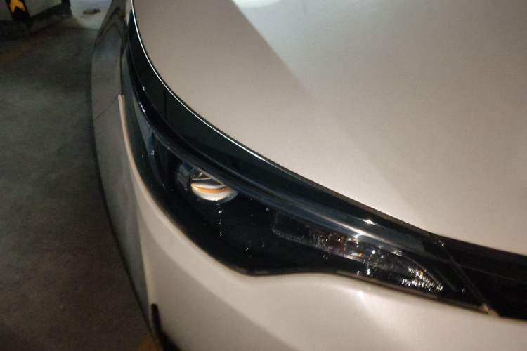 Used Toyota Levin 2017 Revised 185T CVT Elite Edition China V Standard Right Front Headlight