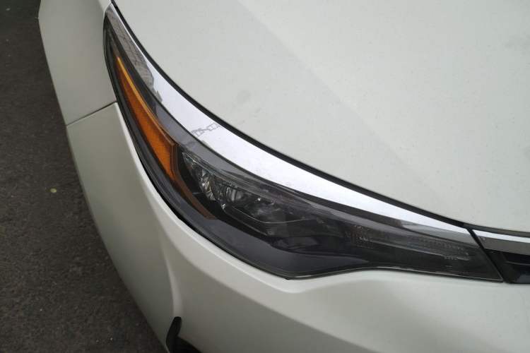 Used Toyota Levin 2017 Revised 185T CVT Leading Edition China V Standard Right Front Headlight