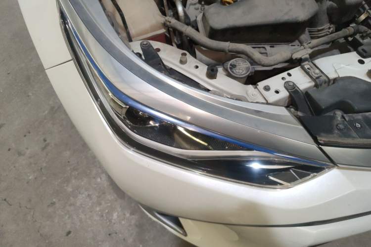 Used Toyota Levin 2017 Revised Dual-Engine 1.8H GS E-CVT Elite Sunroof Version China V Standard Right Front Headlight