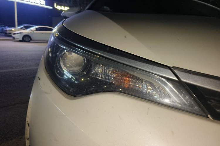 Used Toyota Levin 2017 Revised 185T CVT Elite Edition China V Standard Right Front Headlight