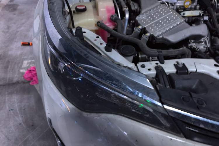 Used Toyota Levin 2017 Revised 185T CVT Elite Edition China V Standard Right Front Headlight