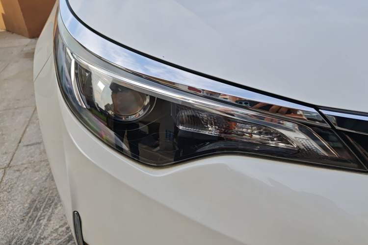 Used Toyota Levin 2017 Revised 185T CVT Elite Edition China V Standard Right Front Headlight