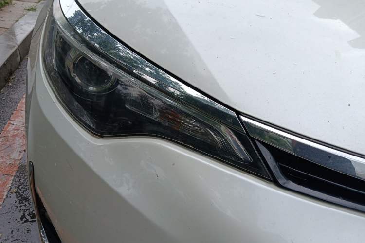Used Toyota Levin 2017 Revised Version 185T CVT New Sharp Edition China V Standard Right Front Headlight