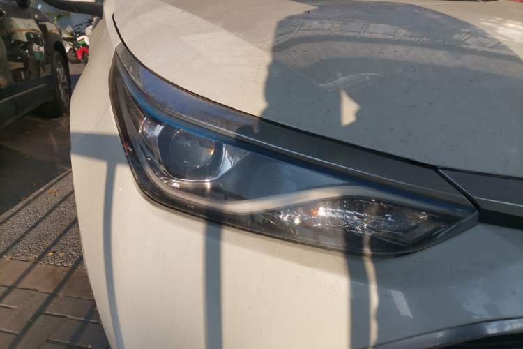 Used Toyota Levin 2017 Revised Dual-Engine 1.8H GS E-CVT Elite Sunroof Version China V Standard Right Front Headlight