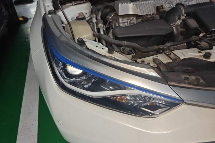 Used Toyota Levin 2017 Revised Dual-Engine 1.8H GS E-CVT Elite Sunroof Version China V Standard Right Front Headlight