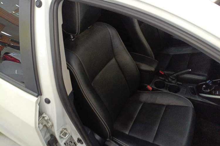 Used Toyota Levin 2017 Revised Dual-Engine 1.8H GS E-CVT Elite Sunroof Version China V Standard Right Front Seat