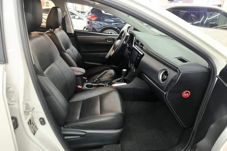Used Toyota Levin 2017 Revised 185T CVT Elite Edition China V Standard Right Front Seat