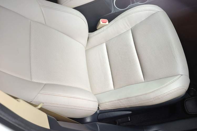 Used Toyota Levin 2017 Revised Version 185T CVT New Sharp Edition China V Standard Right Front Seat