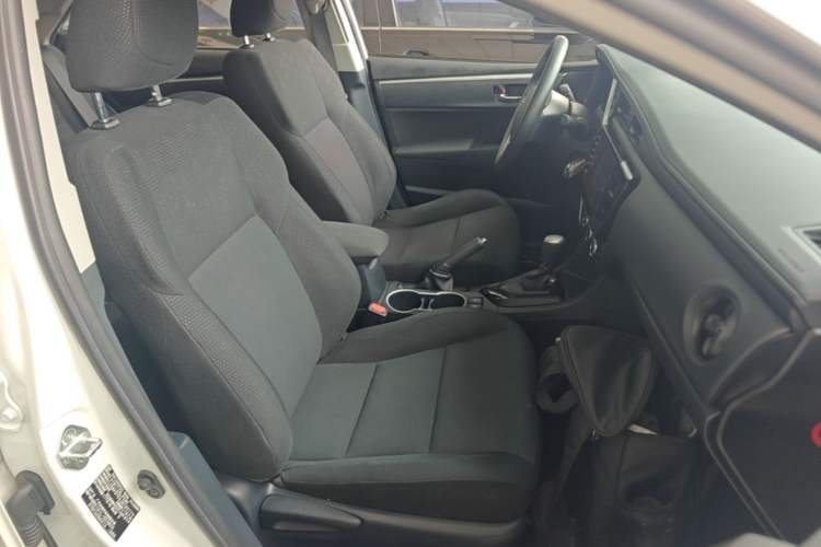 Used Toyota Levin 2017 Revised Version 185T CVT New Sharp Edition China V Standard Right Front Seat