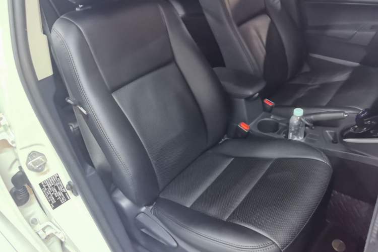 Used Toyota Levin 2017 Revised Dual-Engine 1.8H GS E-CVT Elite Sunroof Version China V Standard Right Front Seat