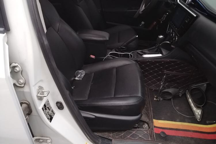 Used Toyota Levin 2017 Revised 185T CVT Elite Edition China V Standard Right Front Seat