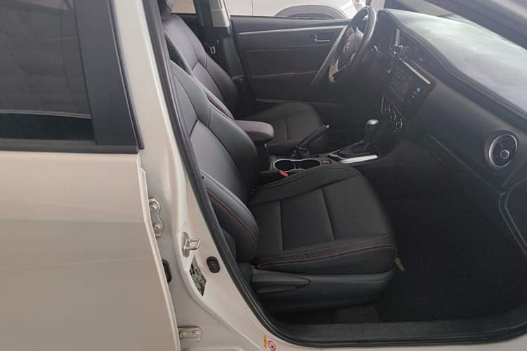 Used Toyota Levin 2017 Revised 185T CVT Elite Edition China V Standard Right Front Seat
