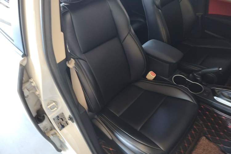 Used Toyota Levin 2017 Revised 185T CVT Elite Edition China V Standard Right Front Seat