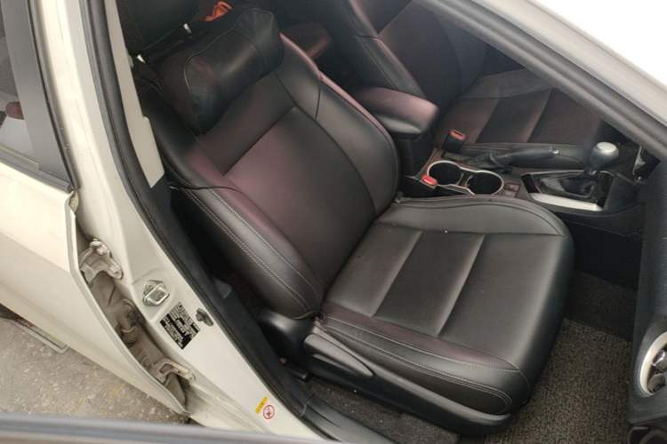 Used Toyota Levin 2017 Revised Version 185T CVT Elite Edition China VI Standard Right Front Seat