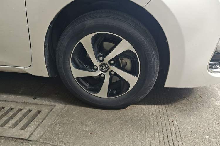 Used Toyota Levin 2017 Revised 185T CVT Elite Edition China V Standard Right Front Wheel Hub