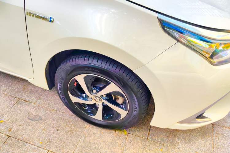 Used Toyota Levin 2017 Revised Dual-Engine 1.8H GS E-CVT Elite Sunroof Version China V Standard Right Front Wheel Hub
