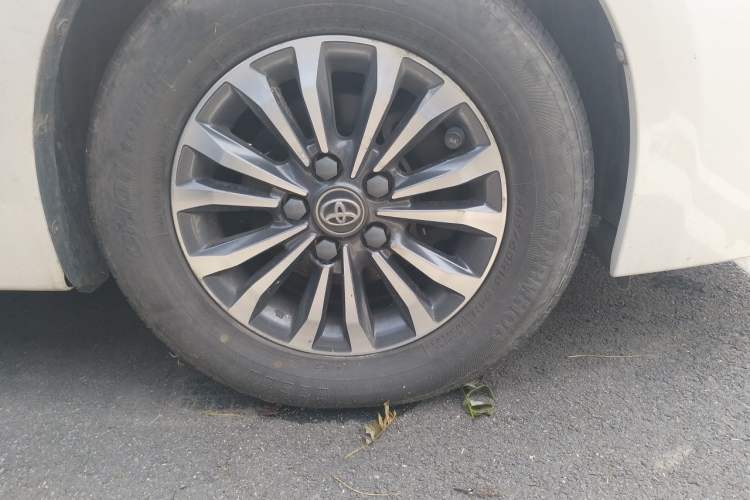 Used Toyota Levin 2017 Revised 185T Manual New Edition China V Standard Right Front Wheel Hub