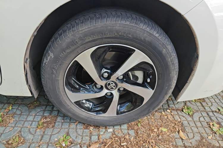 Used Toyota Levin 2017 Revised 185T CVT Elite Edition China V Standard Right Front Wheel Hub