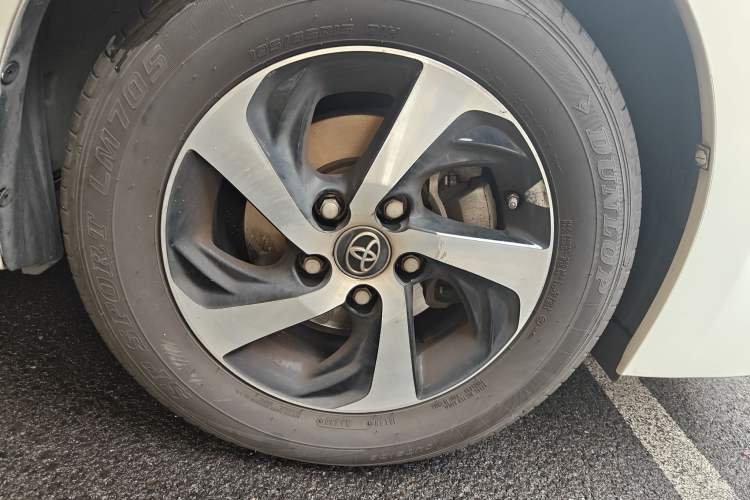 Used Toyota Levin 2017 Revised Version 185T CVT Elite Edition China VI Standard Right Front Wheel Hub