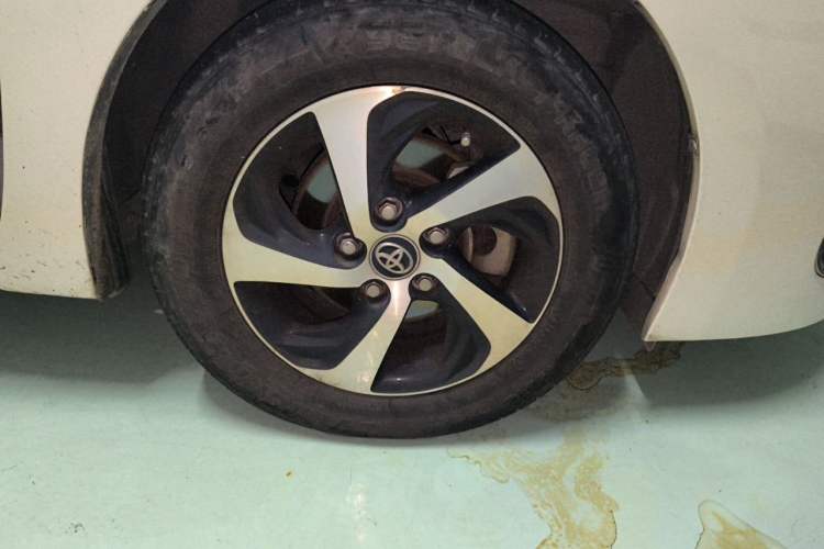 Used Toyota Levin 2017 Revised 185T CVT Elite Edition China V Standard Right Front Wheel Hub