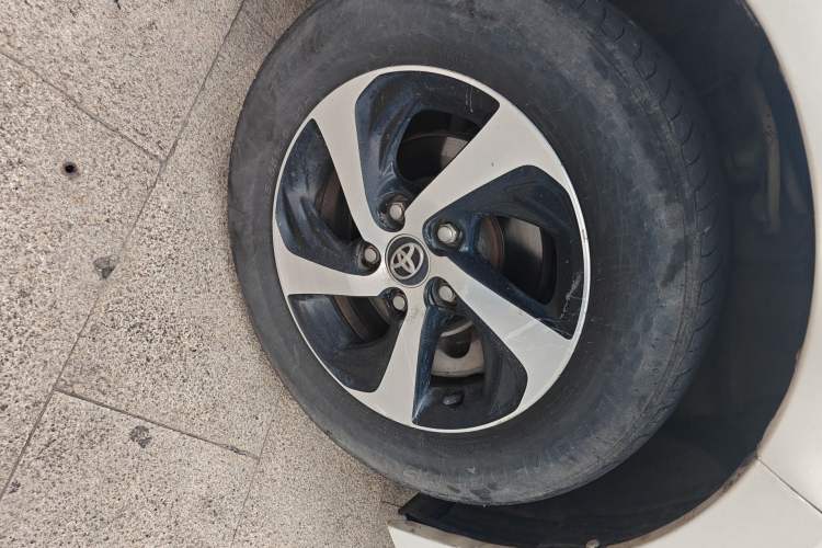 Used Toyota Levin 2017 Revised 185T CVT Elite Edition China V Standard Right Front Wheel Hub