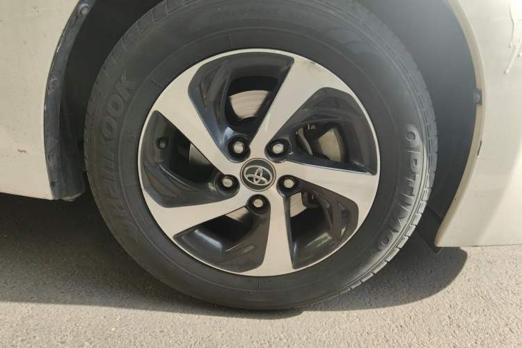 Used Toyota Levin 2017 Revised Version 185T CVT Elite Edition China VI Standard Right Front Wheel Hub