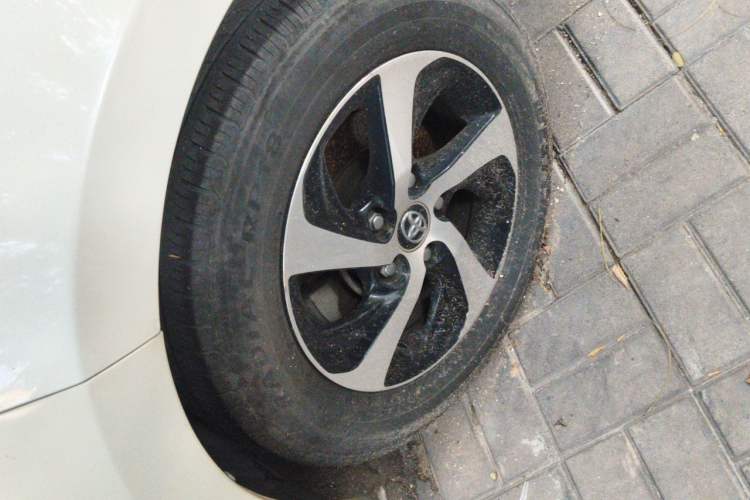 Used Toyota Levin 2017 Revised Dual-Engine 1.8H GS E-CVT Elite Sunroof Version China V Standard Right Front Wheel Hub