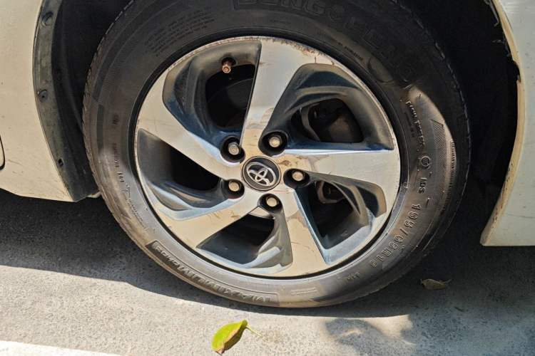 Used Toyota Levin 2017 Revised Dual-Engine 1.8H GS E-CVT Elite Sunroof Version China V Standard Right Front Wheel Hub