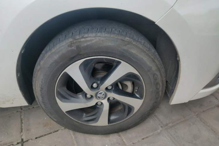Used Toyota Levin 2017 Revised Dual-Engine 1.8H GS E-CVT Elite Sunroof Version China V Standard Right Front Wheel Hub