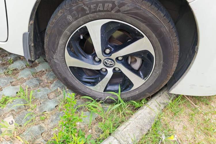 Used Toyota Levin 2017 Revised 185T CVT Elite Edition China V Standard Right Front Wheel Hub