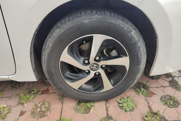 Used Toyota Levin 2017 Revised 185T CVT Elite Edition China V Standard Right Front Wheel Hub