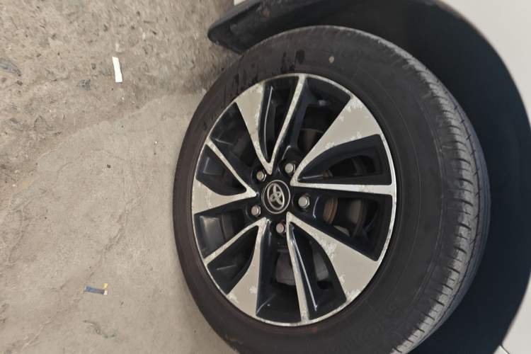 Used Toyota Levin 2017 Revised 185T CVT Leading Edition China V Standard Right Front Wheel Hub