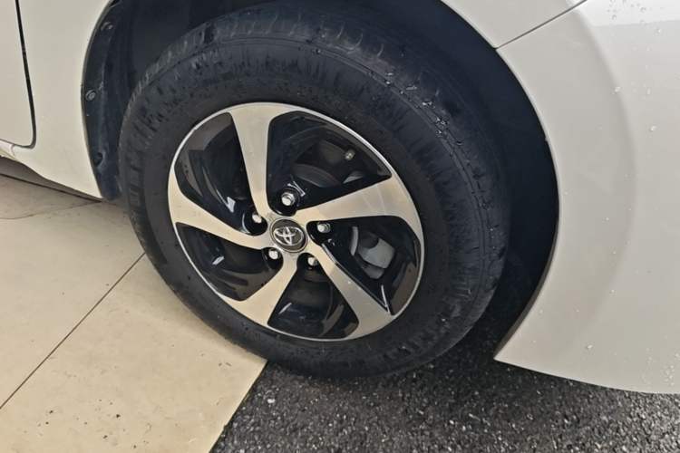 Used Toyota Levin 2017 Revised Version 185T CVT Elite Edition China VI Standard Right Front Wheel Hub