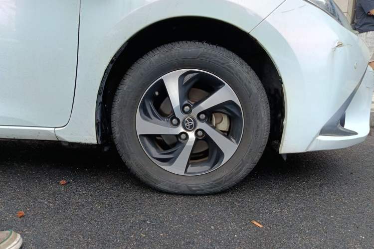 Used Toyota Levin 2017 Revised Dual-Engine 1.8H GS E-CVT Elite Sunroof Version China V Standard Right Front Wheel Hub