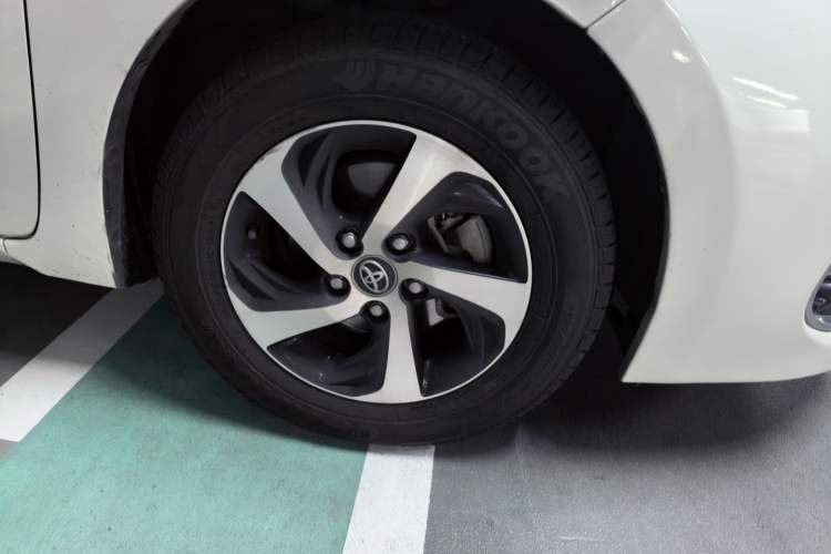 Used Toyota Levin 2017 Revised 185T CVT Elite Edition China V Standard Right Front Wheel Hub