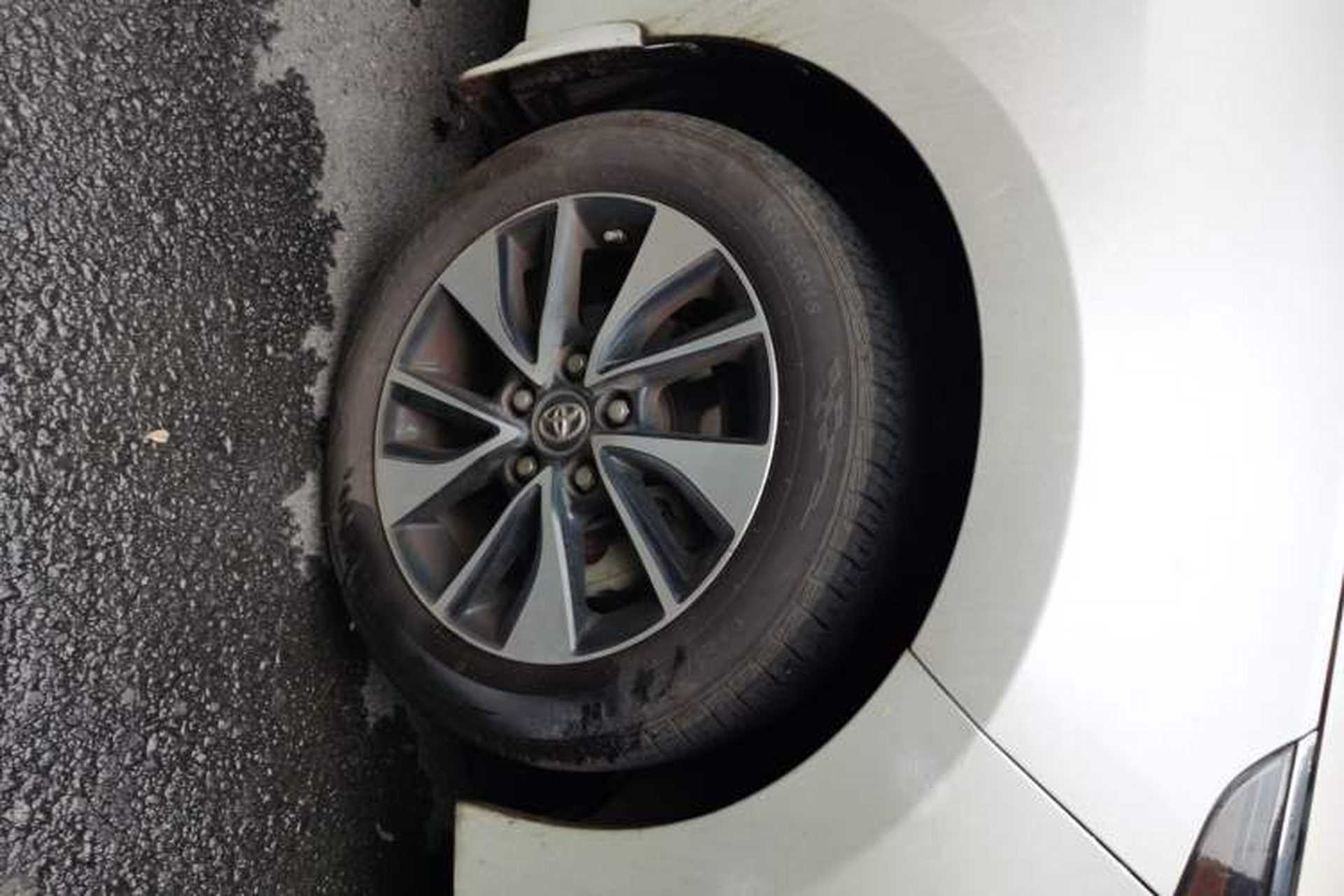 Used Toyota Levin 2017 Revised 185T CVT Leading Edition China V Standard Right Front Wheel Hub