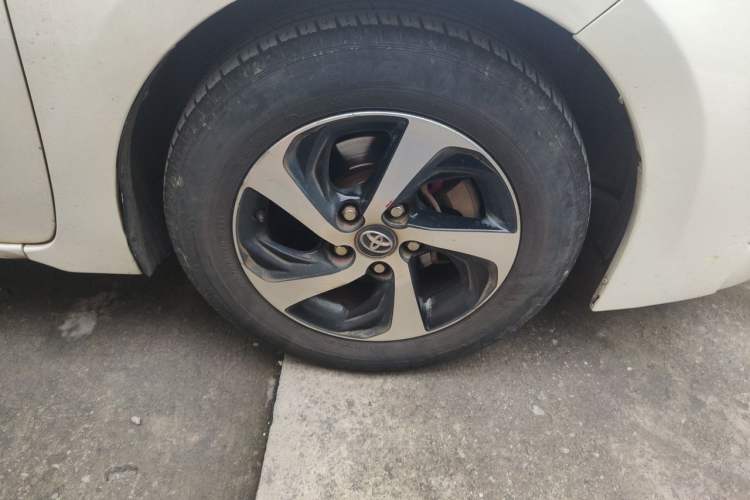 Used Toyota Levin 2017 Revised 185T CVT Elite Edition China V Standard Right Front Wheel Hub