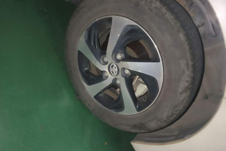 Used Toyota Levin 2017 Revised Version 185T CVT Elite Edition China VI Standard Right Front Wheel Hub