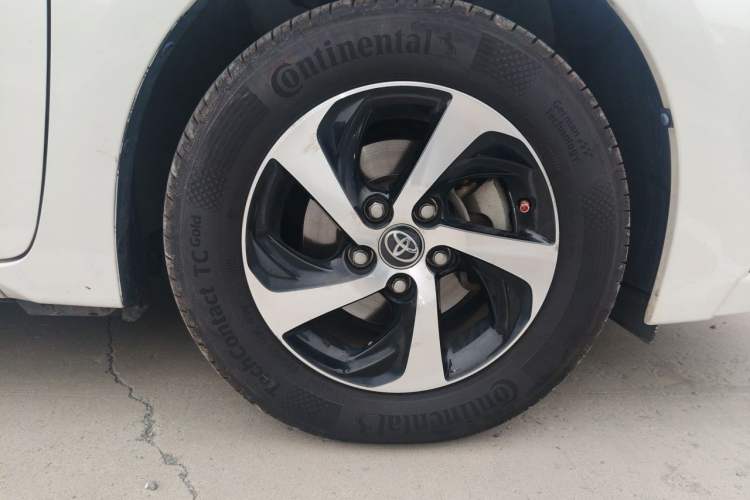 Used Toyota Levin 2017 Revised Dual-Engine 1.8H GS E-CVT Elite Sunroof Version China V Standard Right Front Wheel Hub