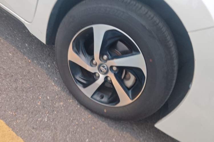 Used Toyota Levin 2017 Revised Version 185T CVT Elite Edition China VI Standard Right Front Wheel Hub