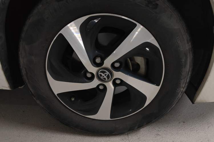 Used Toyota Levin 2017 Revised 185T CVT Elite Edition China V Standard Right Front Wheel Hub