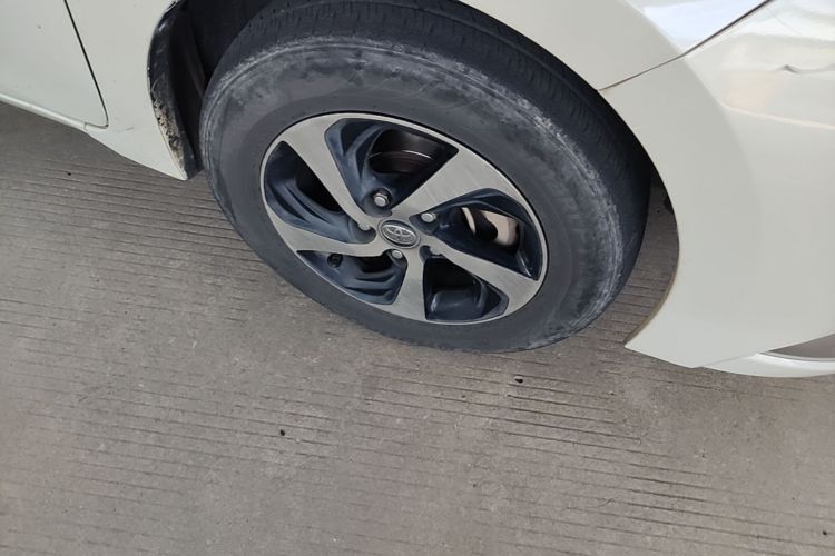 Used Toyota Levin 2017 Revised Dual-Engine 1.8H GS E-CVT Elite Sunroof Version China V Standard Right Front Wheel Hub
