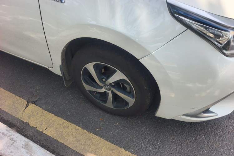 Used Toyota Levin 2017 Revised Dual-Engine 1.8H GS E-CVT Elite Sunroof Version China V Standard Right Front Wheel Hub