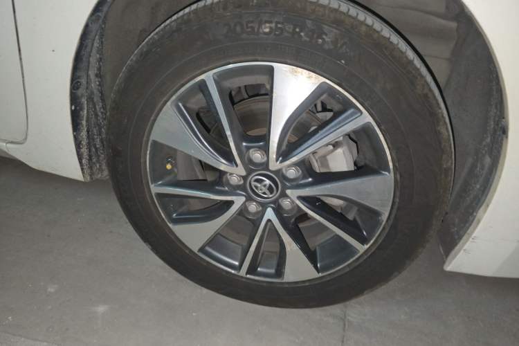 Used Toyota Levin 2017 1.8GS CVT Elite Edition Right Front Wheel Hub