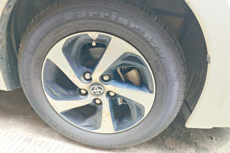 Used Toyota Levin 2017 Revised Dual-Engine 1.8H GS E-CVT Elite Sunroof Version China V Standard Right Front Wheel Hub