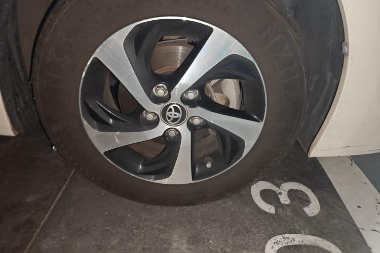 Used Toyota Levin 2017 Revised 185T CVT Elite Edition China V Standard Right Front Wheel Hub