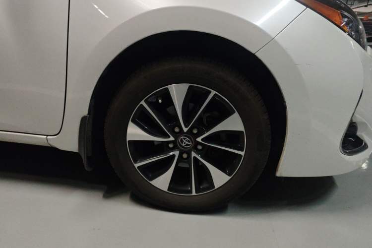 Used Toyota Levin 2017 Revised 185T CVT Leading Edition China V Standard Right Front Wheel Hub
