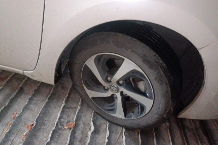 Used Toyota Levin 2017 Revised Version 185T CVT New Sharp Edition China VI Standard Right Front Wheel Hub