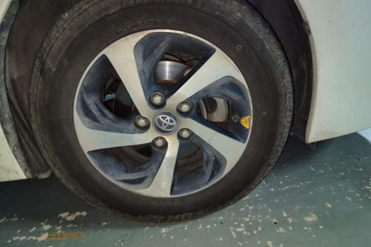 Used Toyota Levin 2017 Revised Version 185T CVT Elite Edition China VI Standard Right Front Wheel Hub